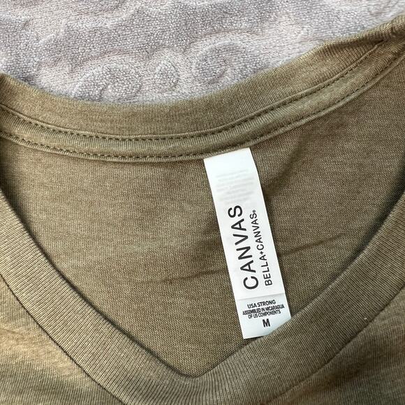 Halloween Skeleton Latte Vneck Green Tee Medium - Picture 2 of 6